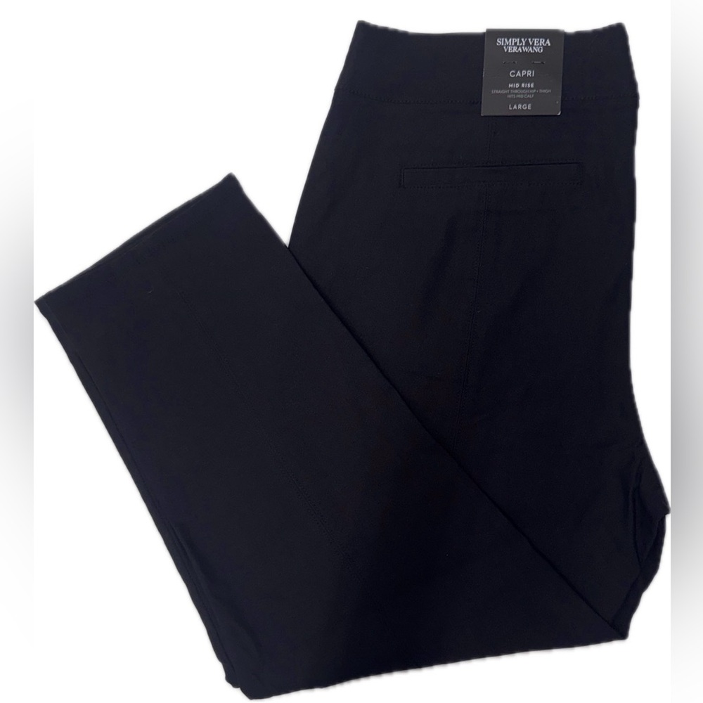 * Simply Vera capri large mid rise straight leg by Vera Wang Black Capri - Picture 8 of 12
